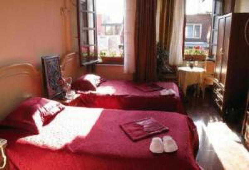 Hotel Emmasaray